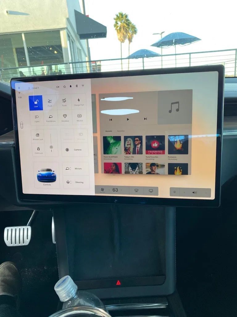 Nový software Tesla v11