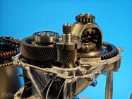 Nový synchronní elektromotor 6. generace používaný pro zadní nápravu