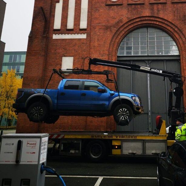 Odtah vozidla od dobíjecí stanice