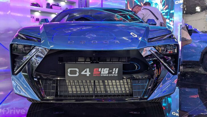Omoda 4