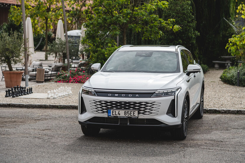 Omoda 9