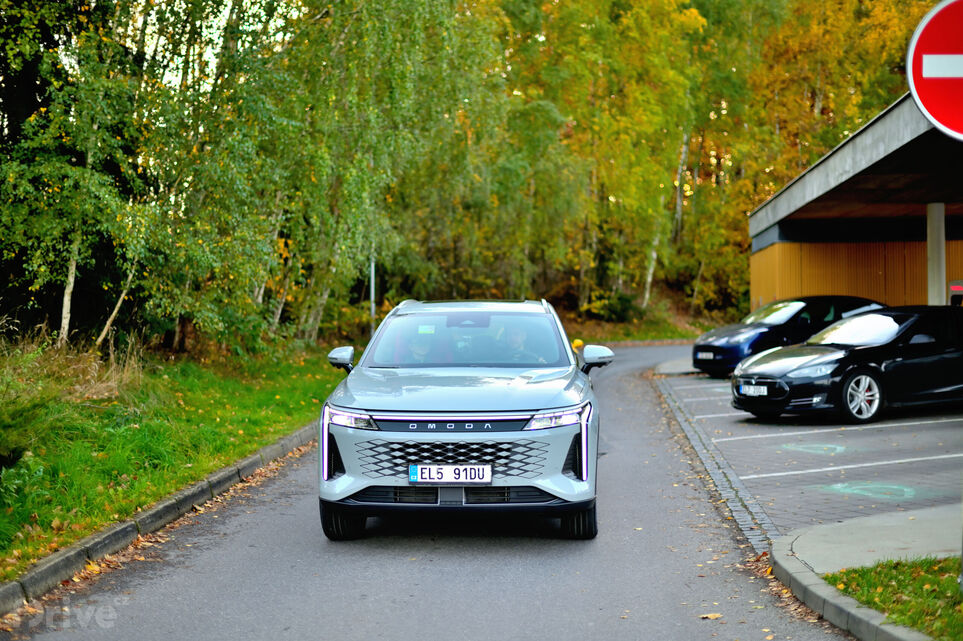 Omoda 9