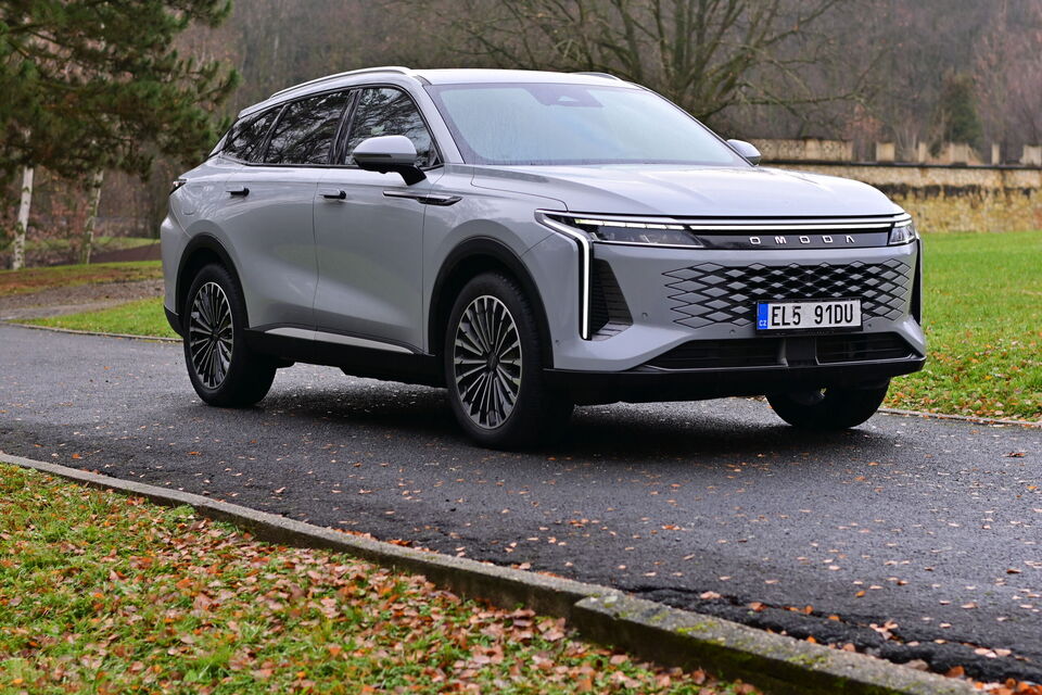Omoda 9