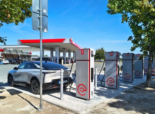 Orlen, dálnice D 11, 80. km směr Praha, odpočívka Osice, čerpací stanice Orlen