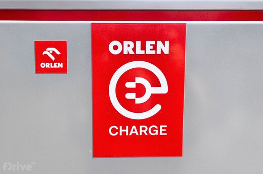 Orlen, dálnice D 11, 80. km směr Praha, odpočívka Osice, čerpací stanice Orlen