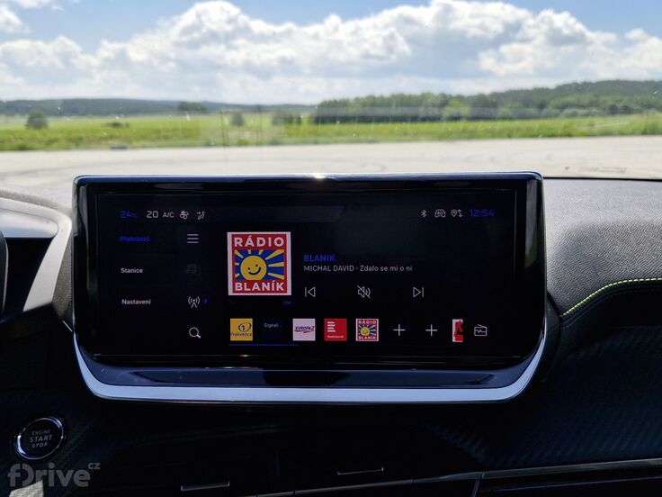 Peugeot 208 GT Hybrid 136