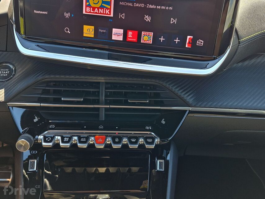 Peugeot 208 GT Hybrid 136