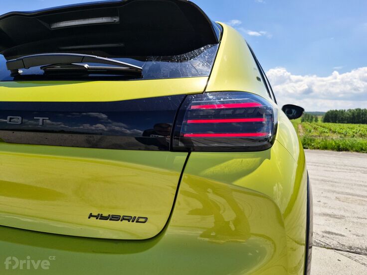 Peugeot 208 GT Hybrid 136