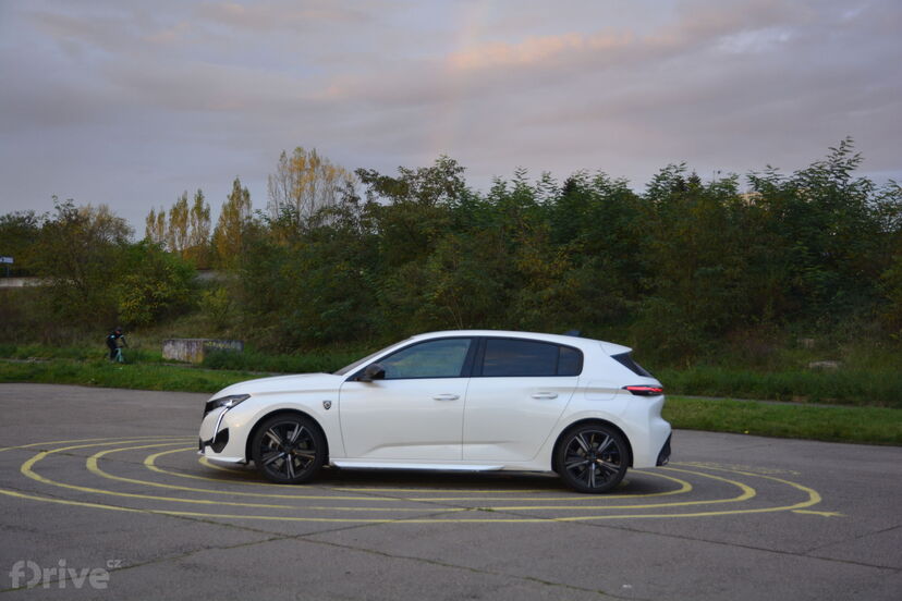 Peugeot 308 Hybrid 225