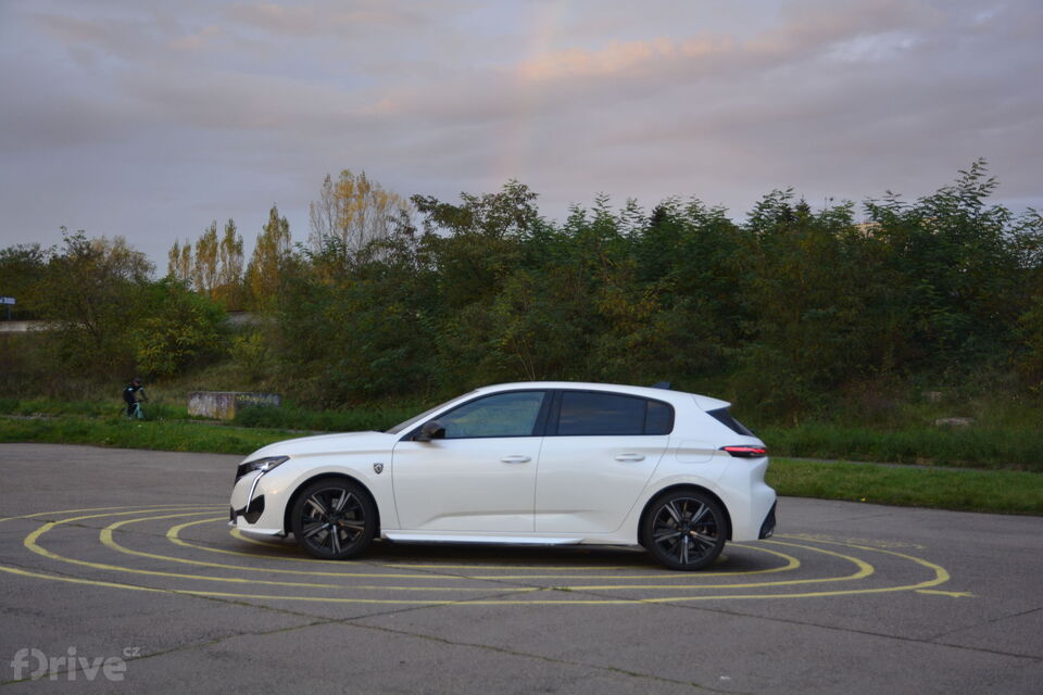 Peugeot 308 Hybrid 225