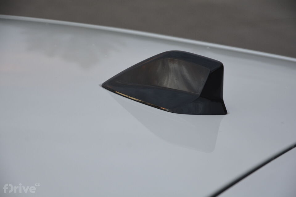 Peugeot 308 Hybrid 225