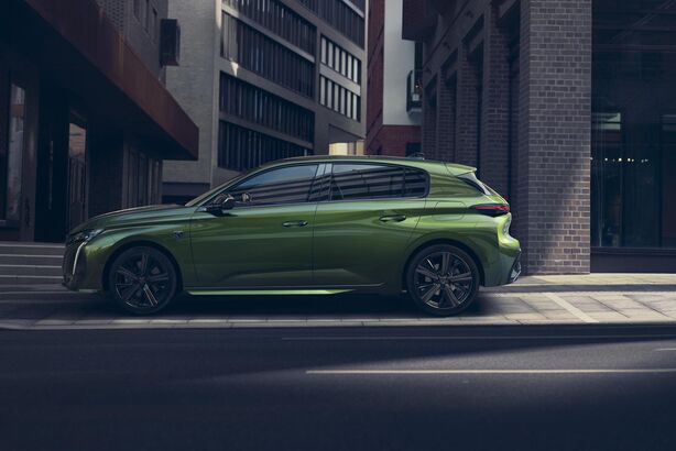 Peugeot 308 Hybrid 225 e-EAT8