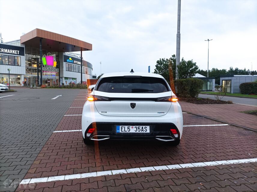 Peugeot 308 Hybrid 225 GT (2022)