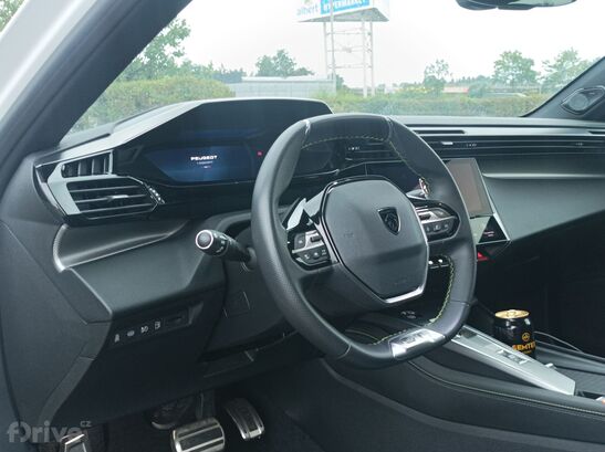 Peugeot 308 Hybrid 225 GT (2022)