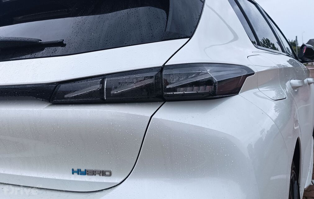 Peugeot 308 Hybrid 225 GT (2022)