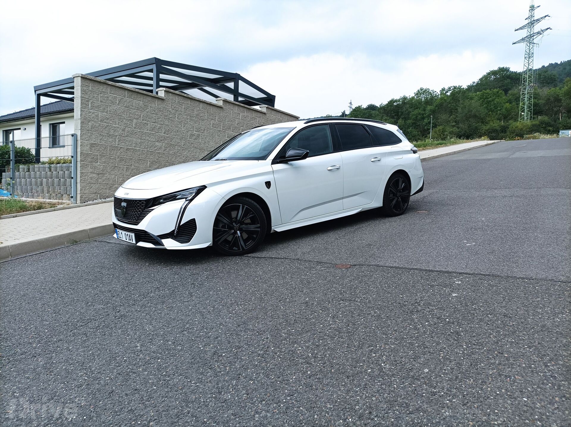 Peugeot 308 SW Hybrid 225 (2022)