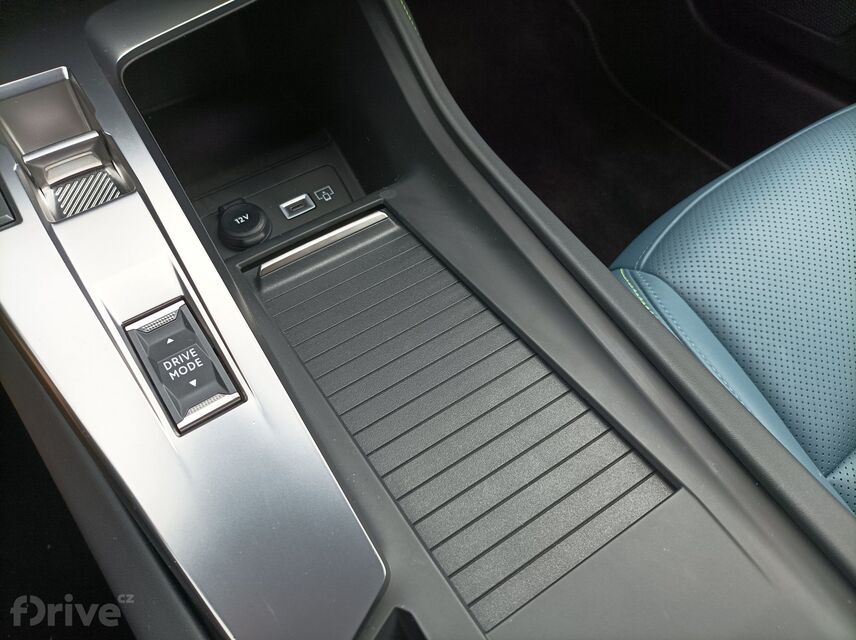 Peugeot 308 SW Hybrid 225 (2022)