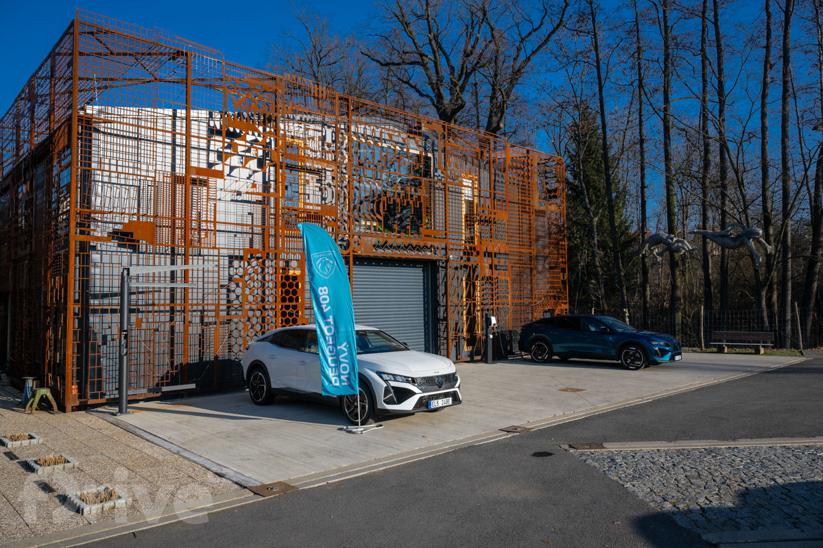 Peugeot 408 a jeho česká premiéra