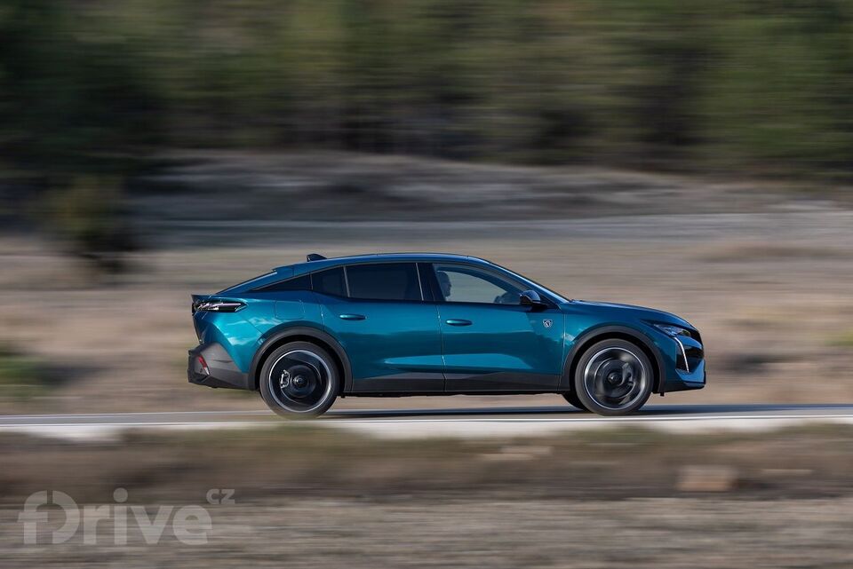 Peugeot 408 a jeho česká premiéra