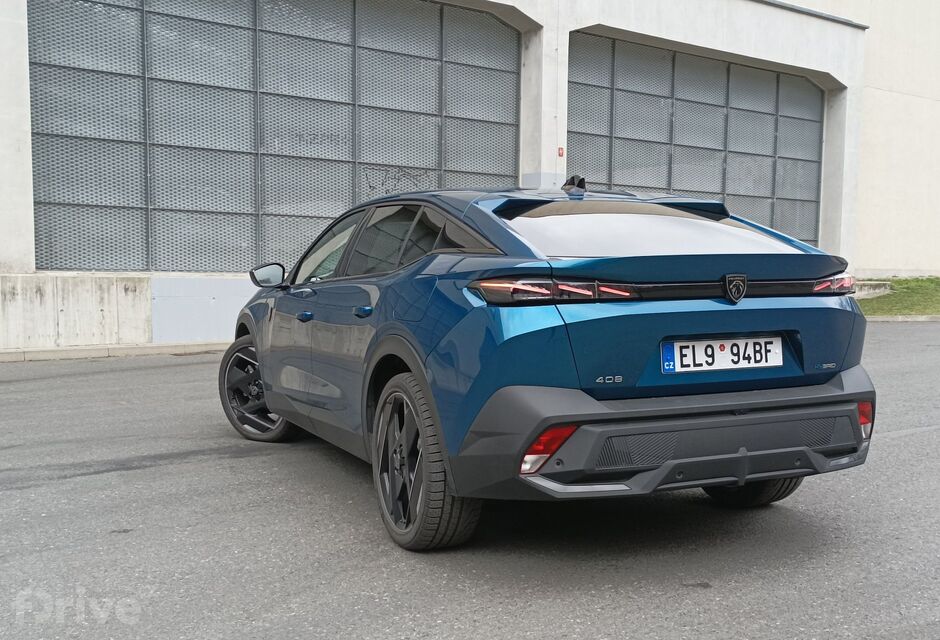 Peugeot 408 Hybrid 225 GT