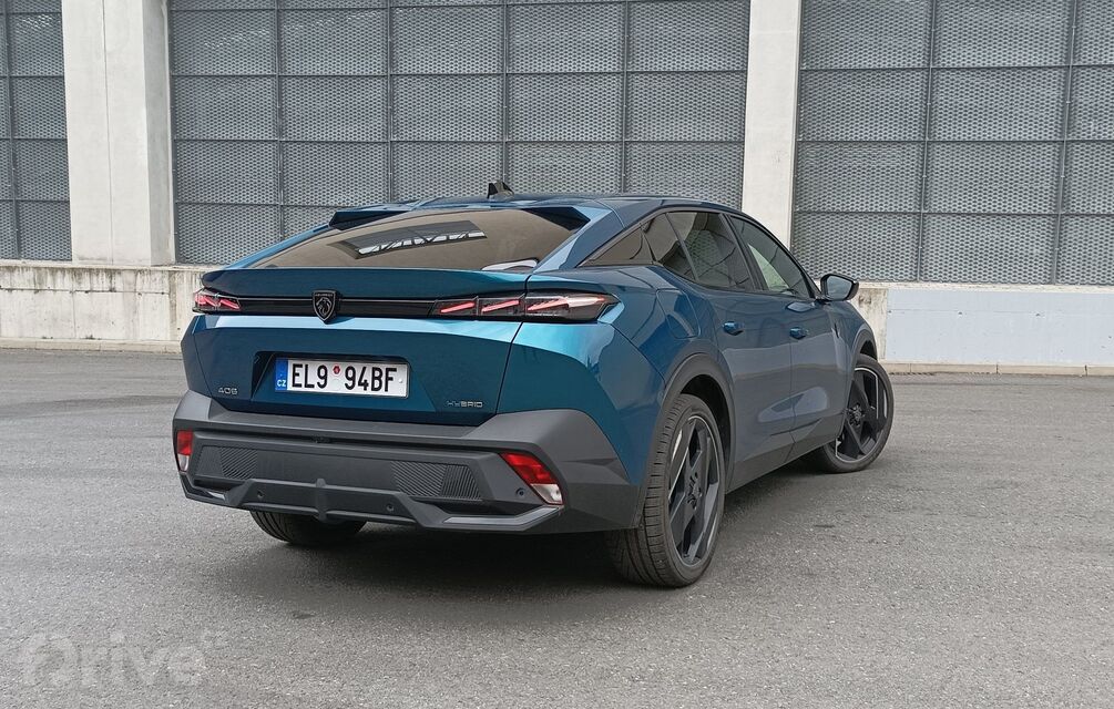 Peugeot 408 Hybrid 225 GT