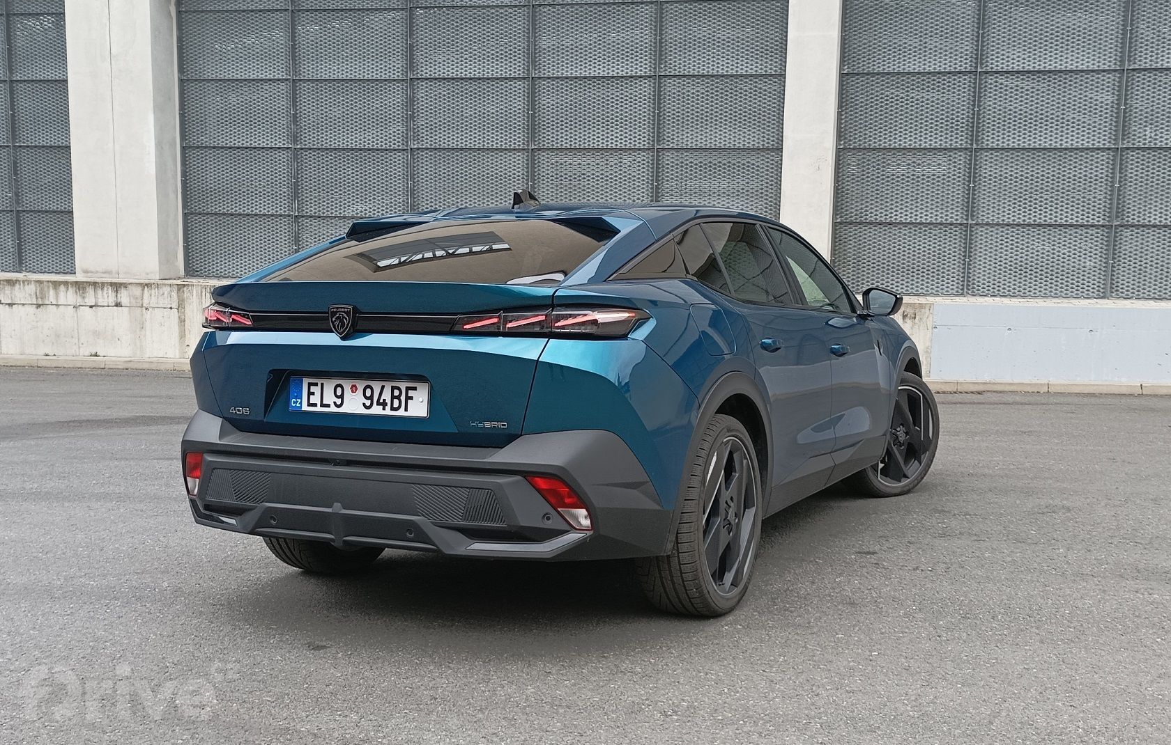 Peugeot 408 Hybrid 225 GT