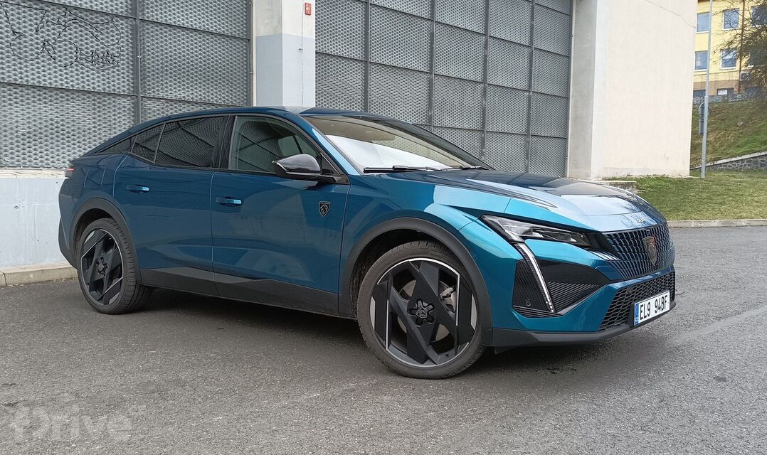 Peugeot 408 Hybrid 225 GT