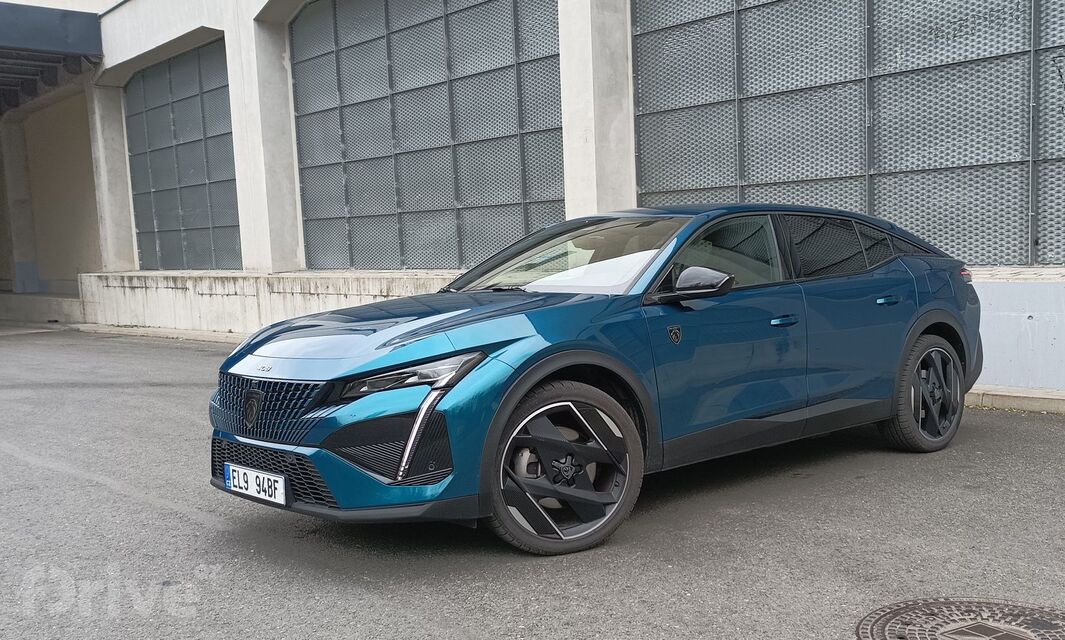 Peugeot 408 Hybrid 225 GT