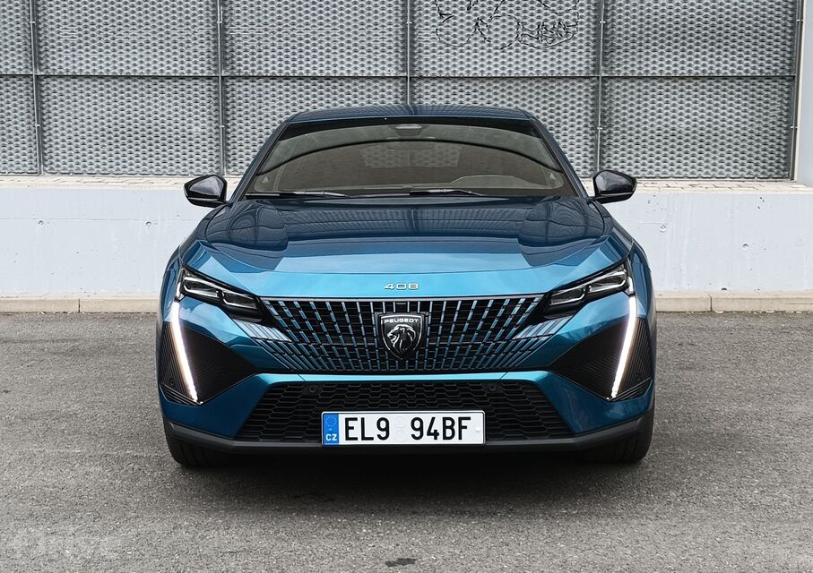 Peugeot 408 Hybrid 225 GT
