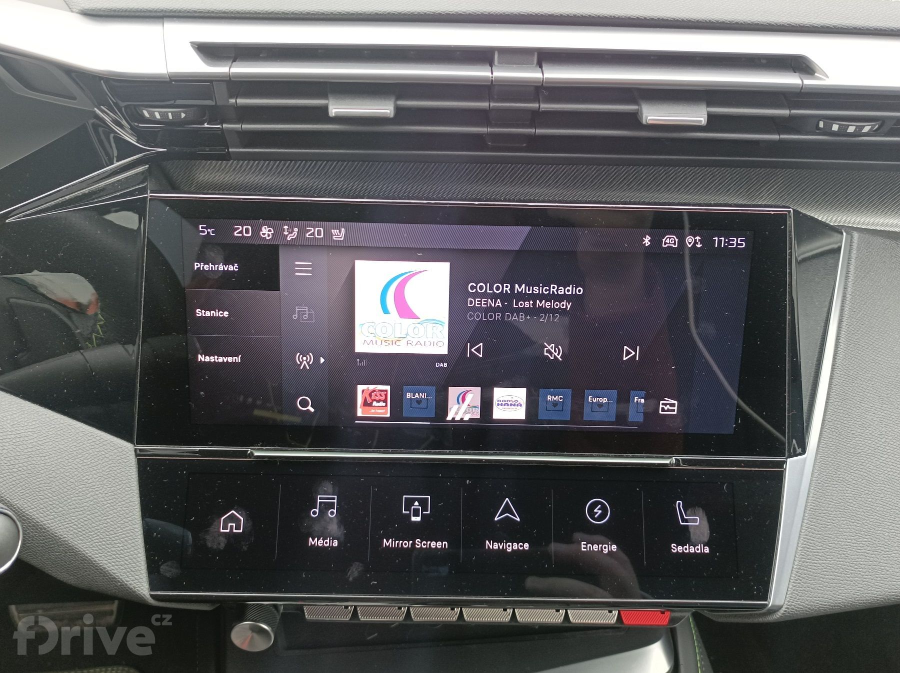 Peugeot 408 Hybrid 225 GT