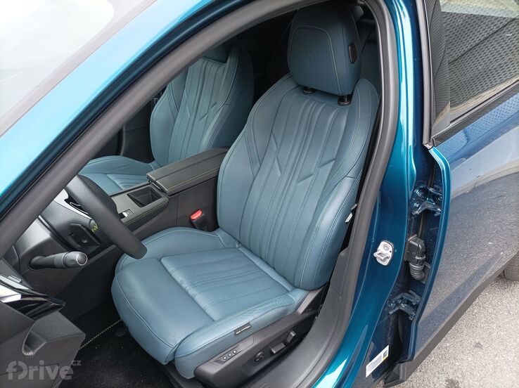 Peugeot 408 Hybrid 225 GT