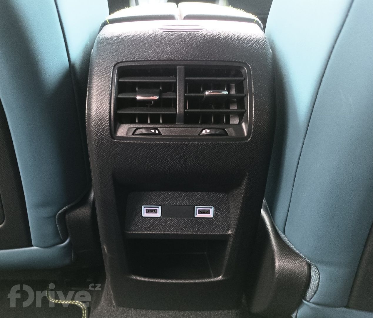 Peugeot 408 Hybrid 225 GT