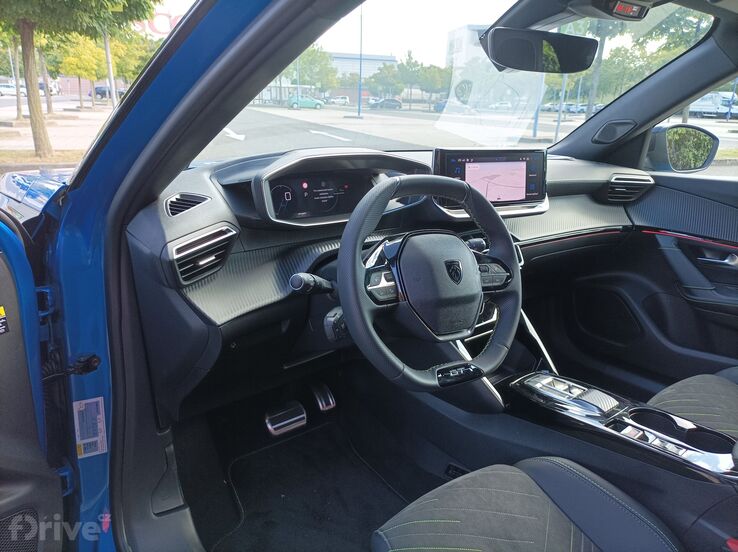 Peugeot e-2008 (2023)