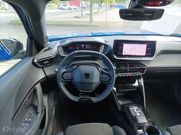 Peugeot e-2008 (2023)