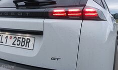 Peugeot e-2008 (2023)