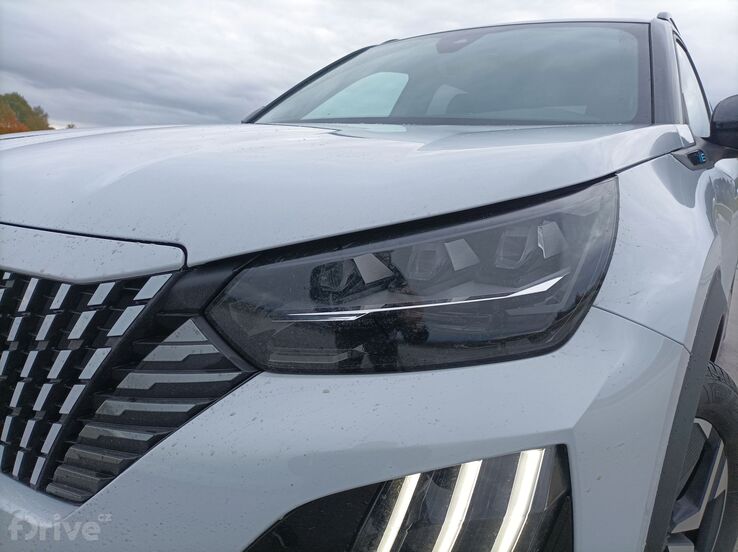 Peugeot e-2008 (2023)