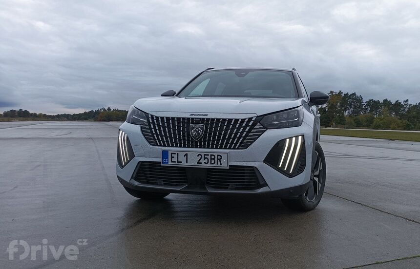 Peugeot e-2008 (2023)