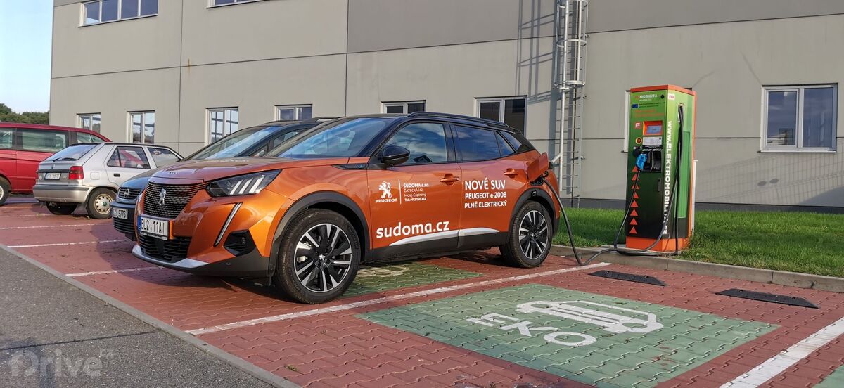 Peugeot e-2008