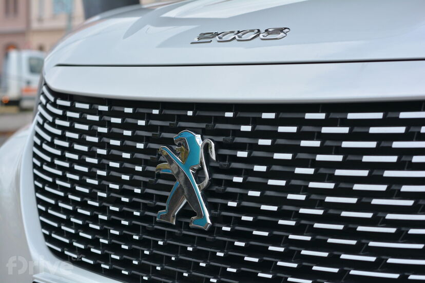 Peugeot e-2008