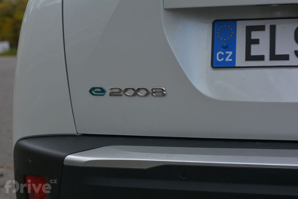 Peugeot e-2008