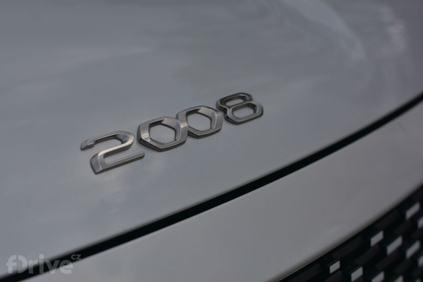 Peugeot e-2008