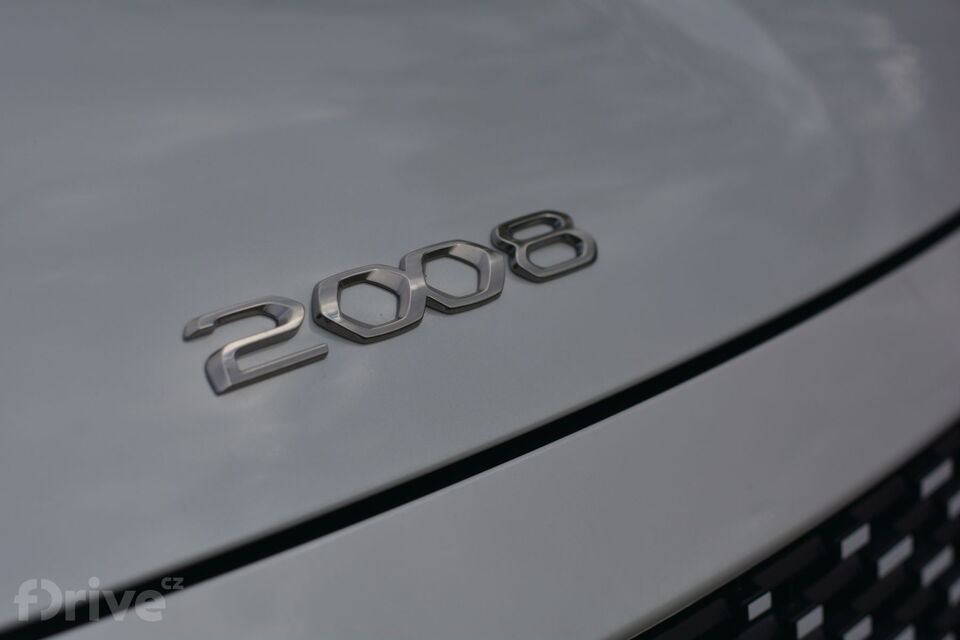 Peugeot e-2008