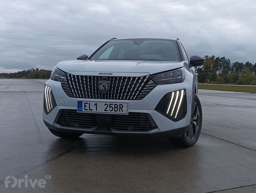Peugeot e-2008 facelift (2023)