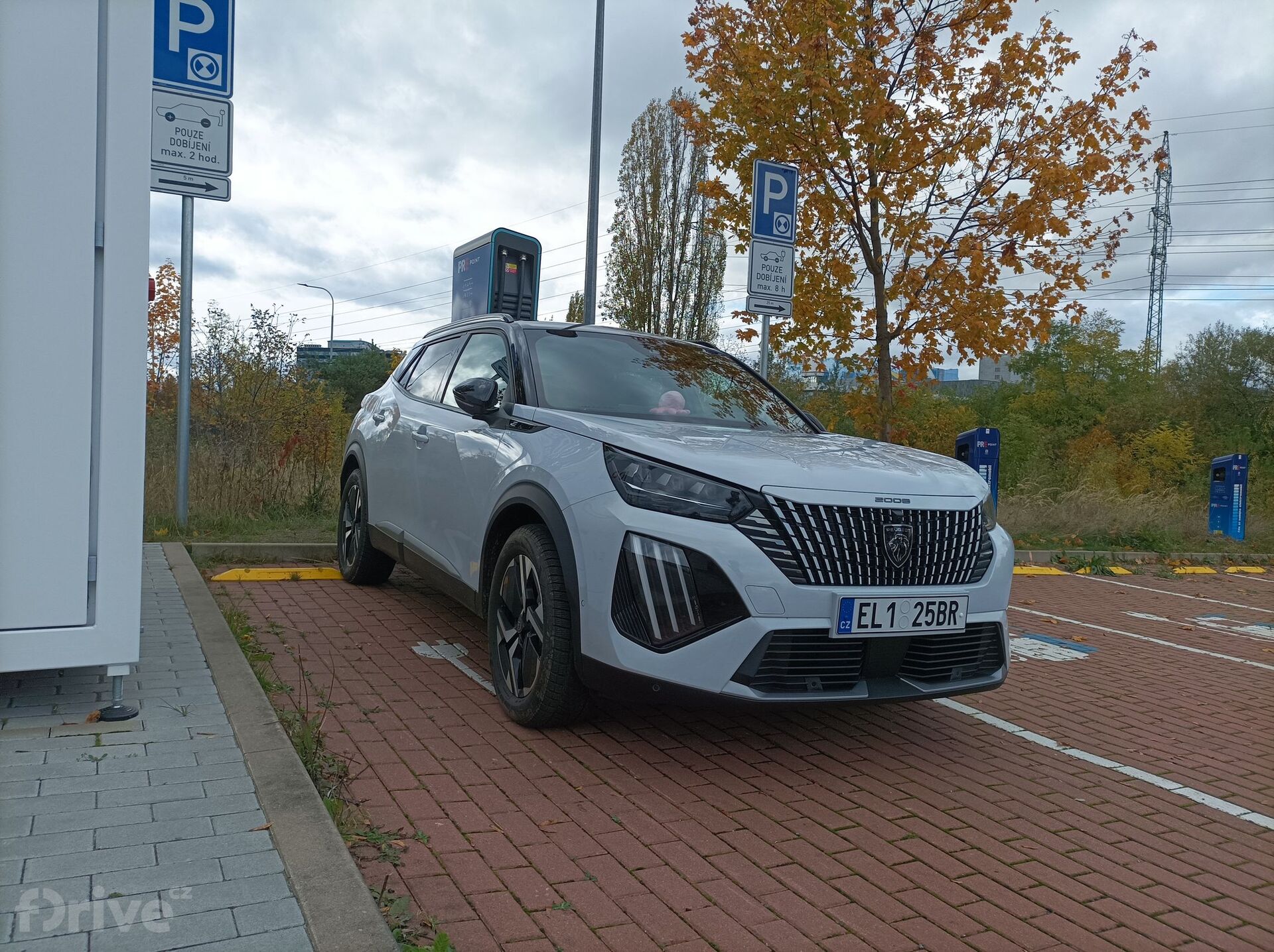 Peugeot e-2008 facelift (2023)
