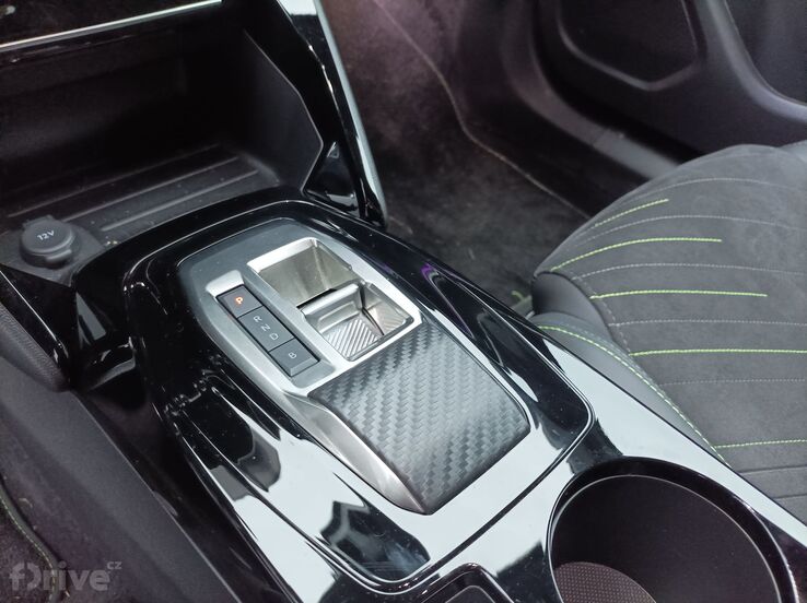 Peugeot e-2008 facelift (2023)