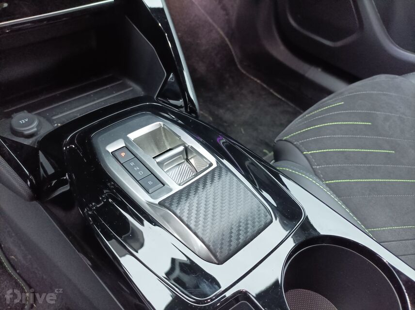 Peugeot e-2008 facelift (2023)