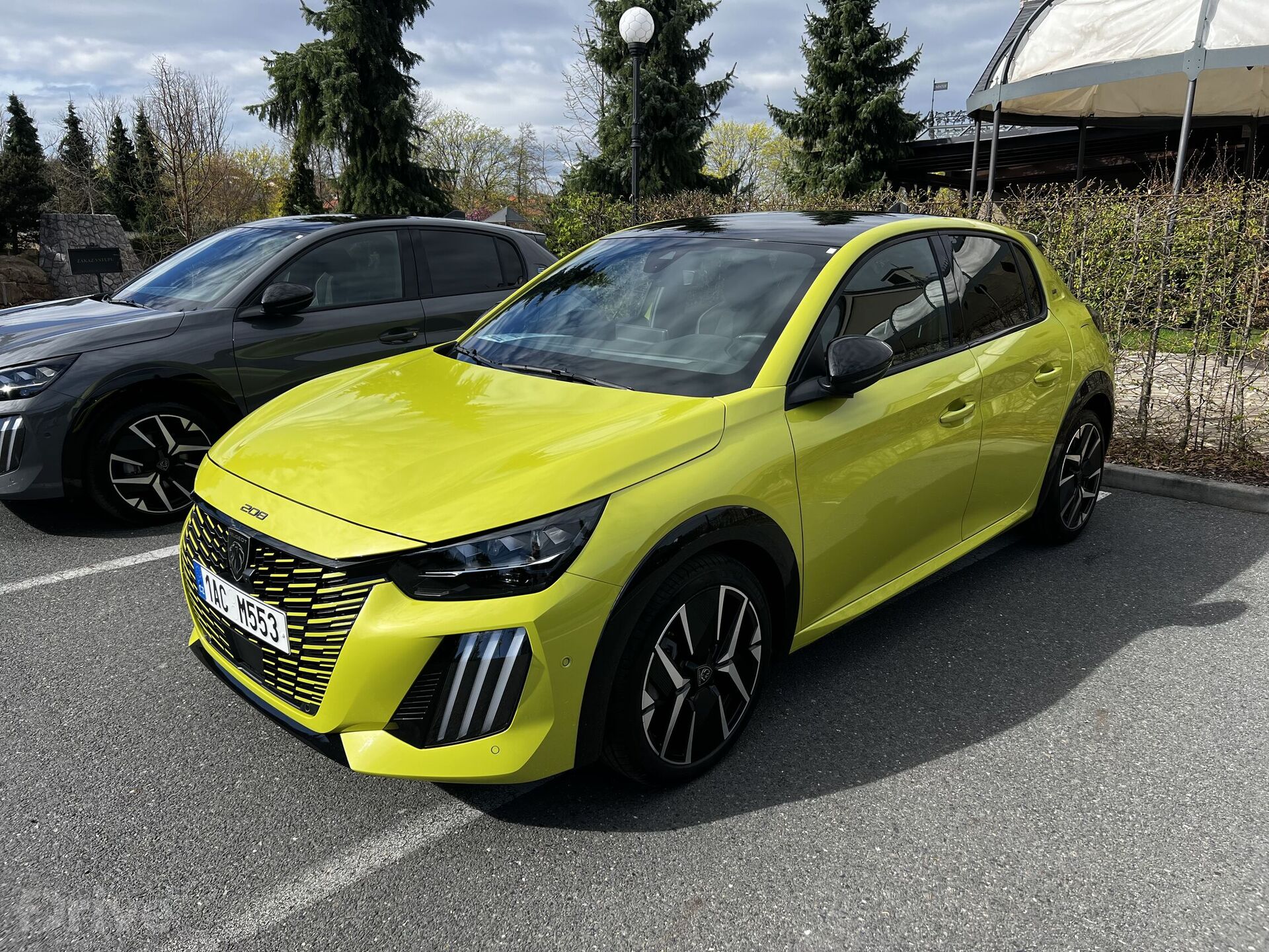 Peugeot e-2008 facelift (2023)