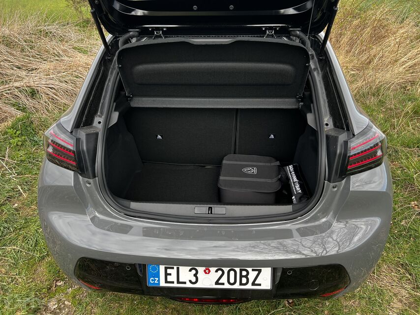 Peugeot e-2008 facelift (2023)