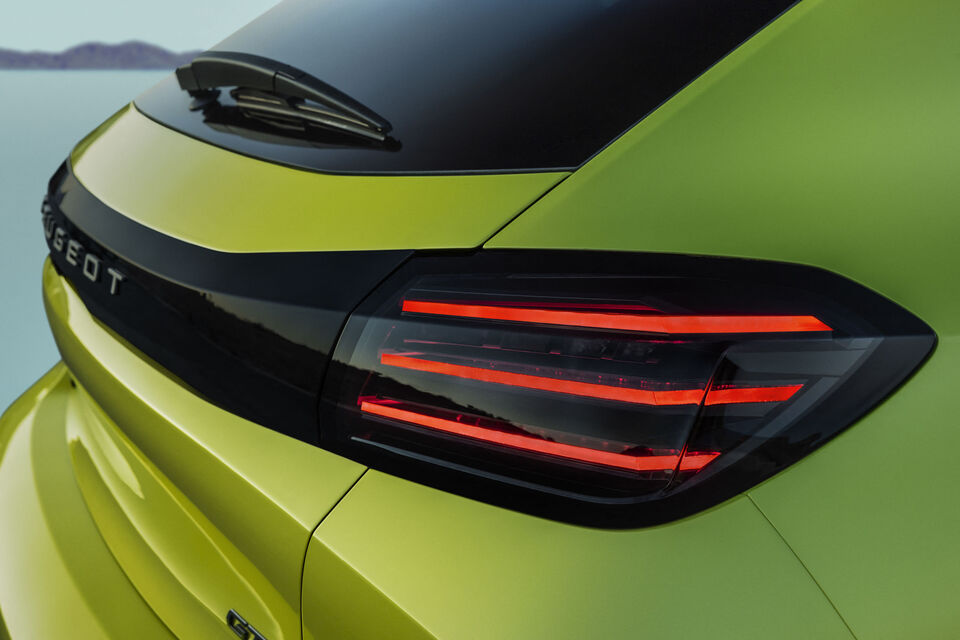 Peugeot e-208 (2023)