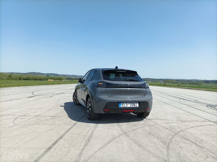 Peugeot e-208 (2023)